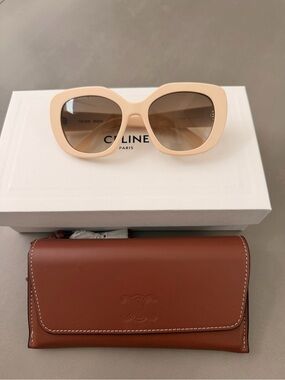 Celine Acetate Sunglasses CL40266U Ivory
- Never worn